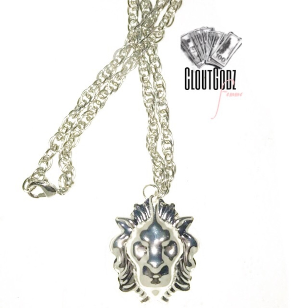 Lioness Choker Chain made by me.